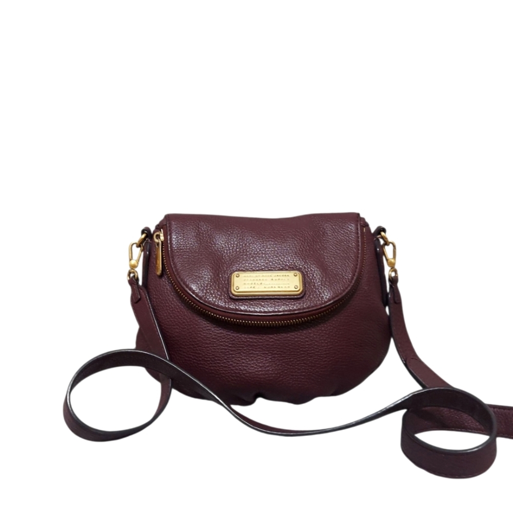 Elegant Burgundy Leather Crossbody Bag